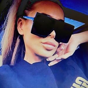 Black sunglasses oversized